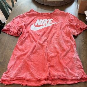 Super cute Nike tee